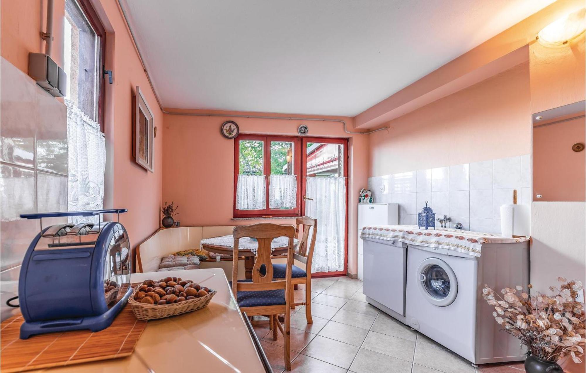 1 Bedroom Pet Friendly Home In Šišan Exterior foto