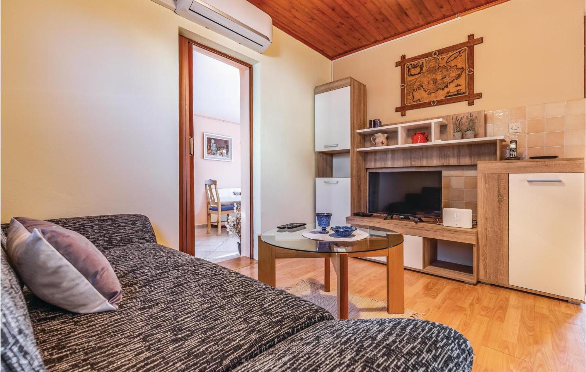 1 Bedroom Pet Friendly Home In Šišan Exterior foto