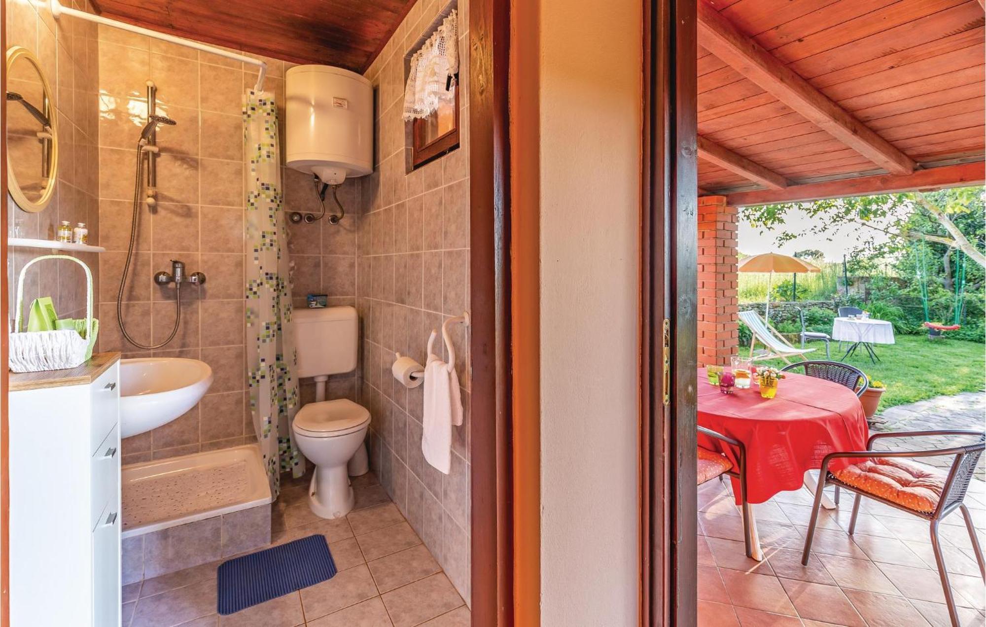 1 Bedroom Pet Friendly Home In Šišan Exterior foto